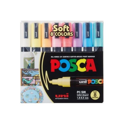Набір маркерів Uni POSCA PC-5M включає 8 маркерів із кулеподібним наконечником, що забезпечує товщину лінії від 1,8 до 2,5 мм. Ці маркери містять пігментне чорнило на водній основі, що забезпечує яскраві, матові та непрозорі кольори, стійкі до впливу часу